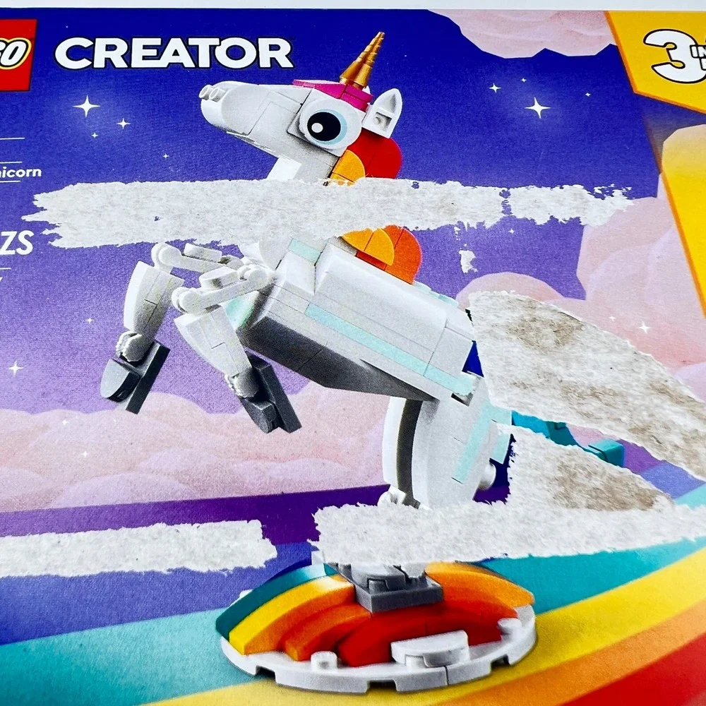 LEGO 31140 Magical Unicorn Creator Rainbow 3-in-1 145 Pcs Magical Creatures